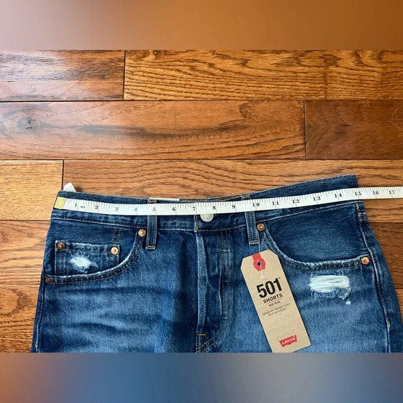 NWT- Levi’s 501 Women’s Shorts Middle Rise No Stretch Sz 27 - Picture 4 of 7